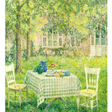 Dining Table in Green Serenity 绿意中的餐桌